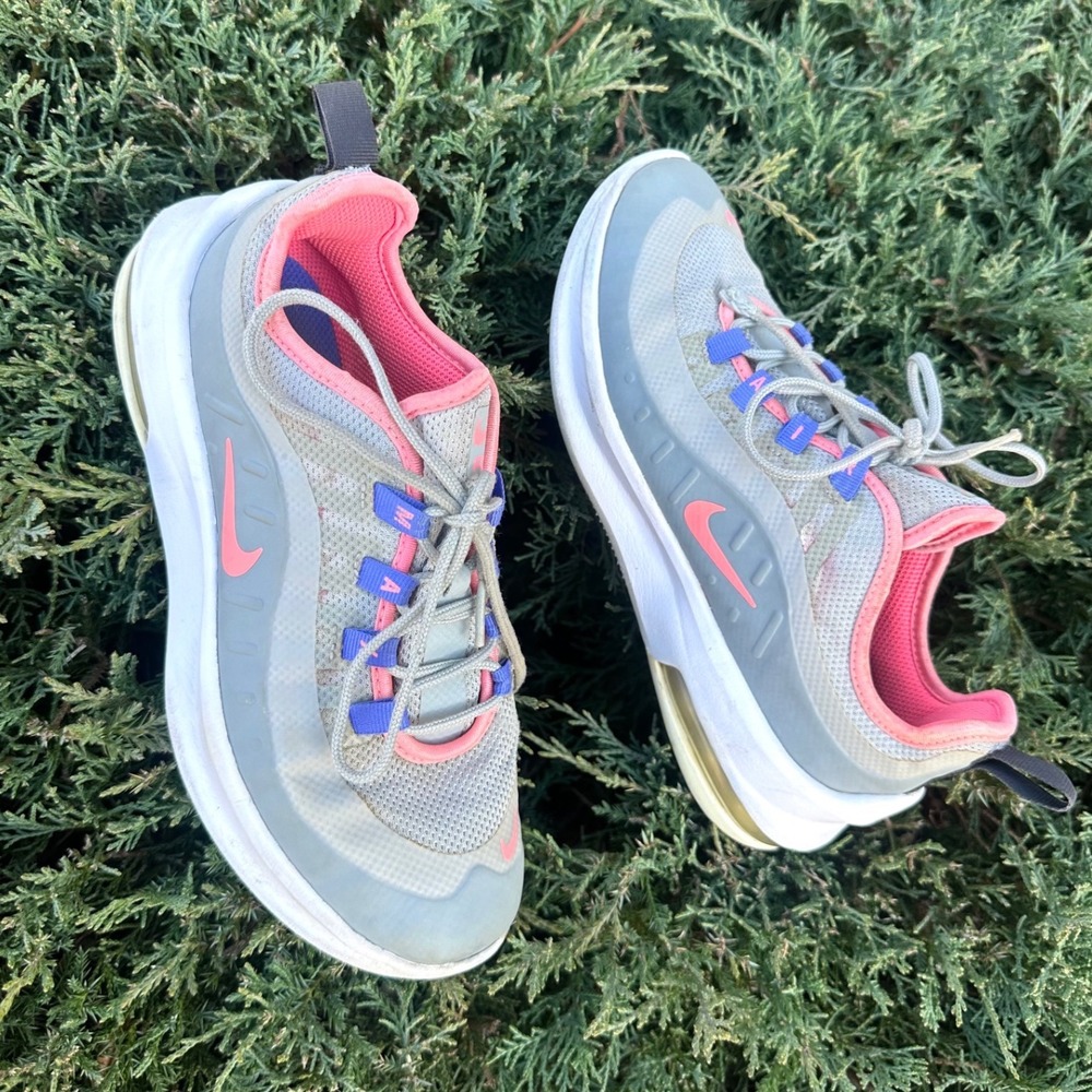 Nike Air Max Axis Little Girl Sneakers Size 2.5Y Gray